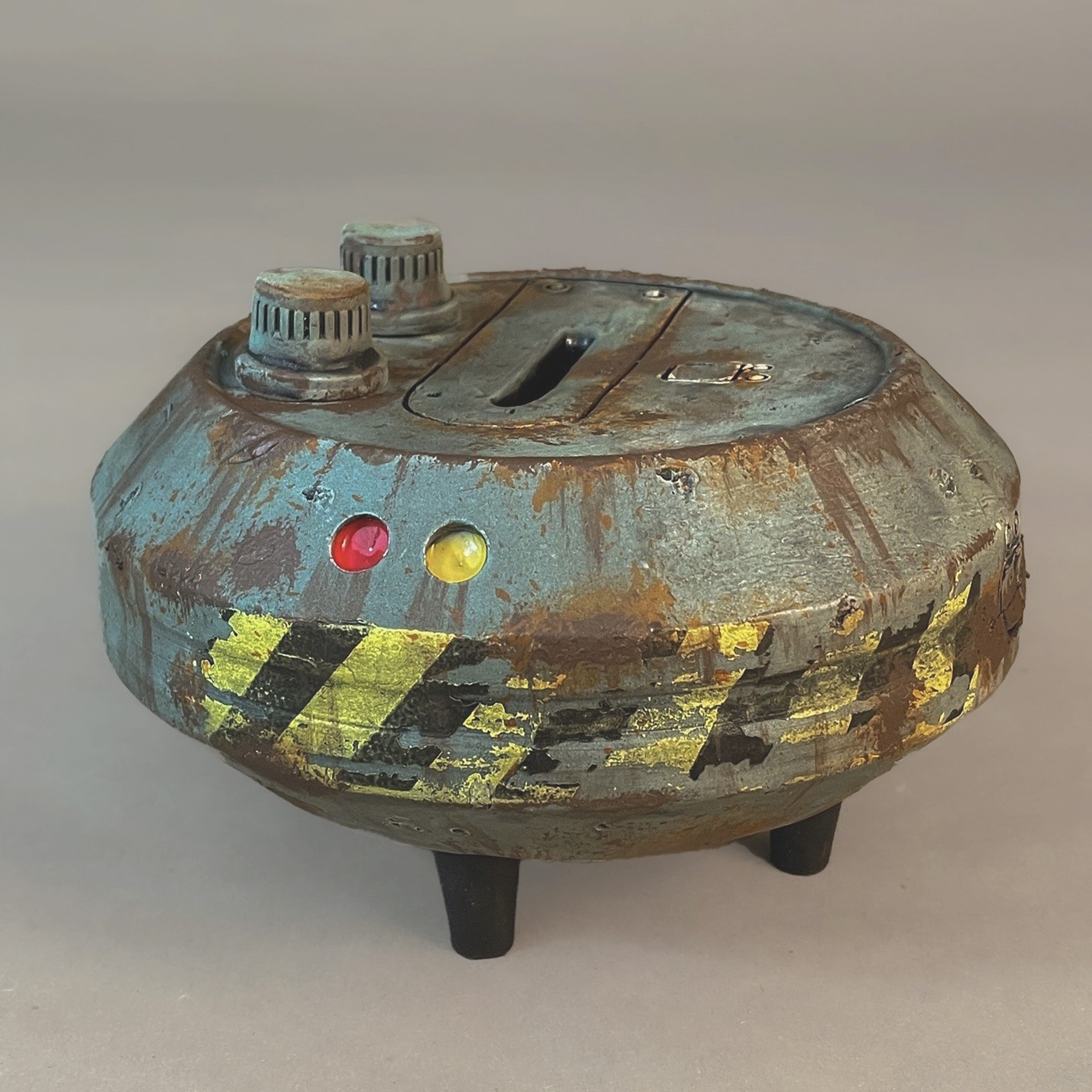 AT-319m - A ceramic sculpture exploring technical nomenclature